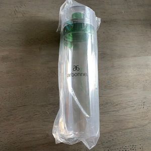 Arbonne 32oz water bottle